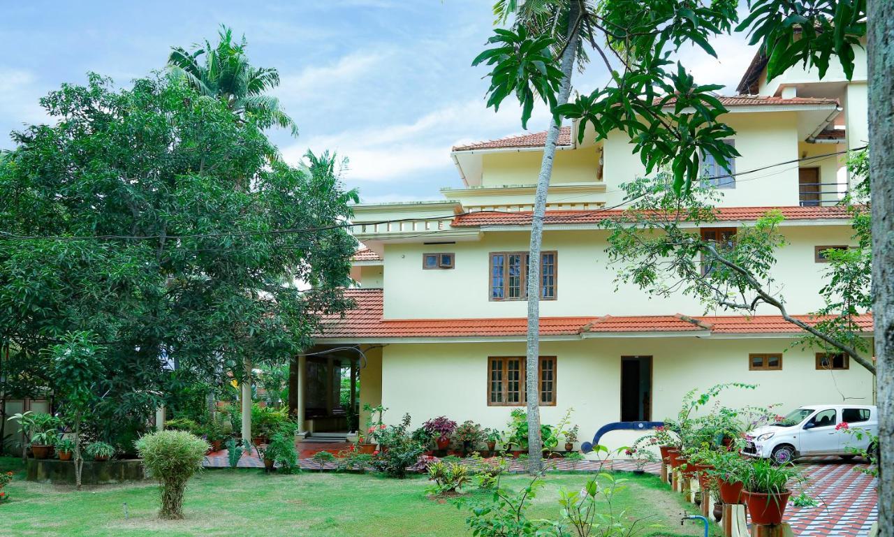 La Exotica Hotel Varkala Ngoại thất bức ảnh