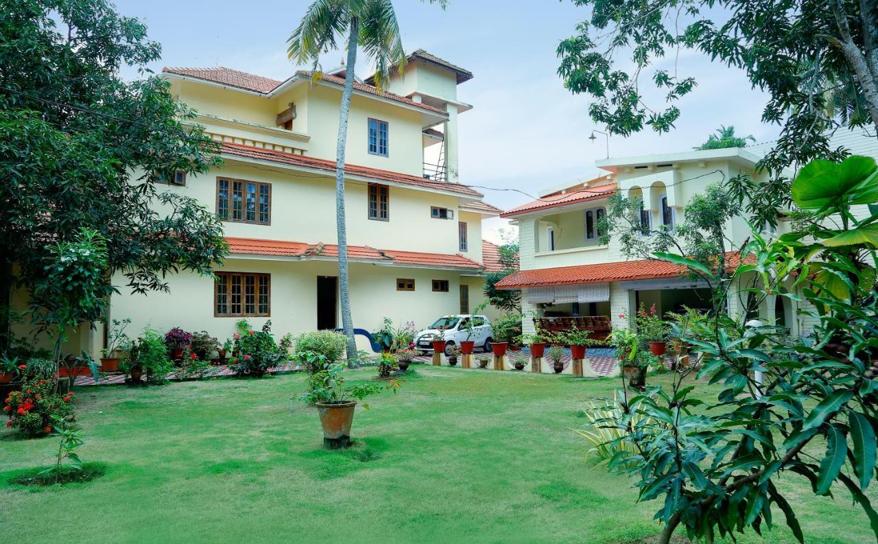 La Exotica Hotel Varkala Ngoại thất bức ảnh
